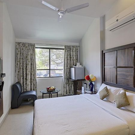 Shreyas Hotel ماهاباليشوار الغرفة الصورة