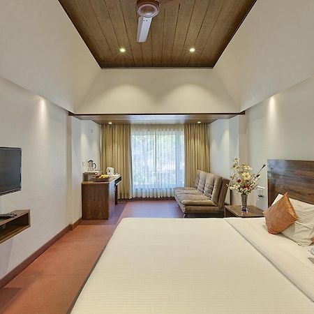 Shreyas Hotel ماهاباليشوار الغرفة الصورة