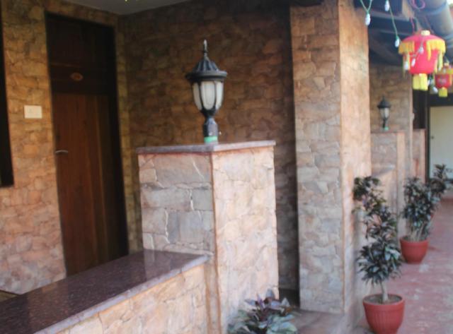 Shreyas Hotel ماهاباليشوار المظهر الخارجي الصورة