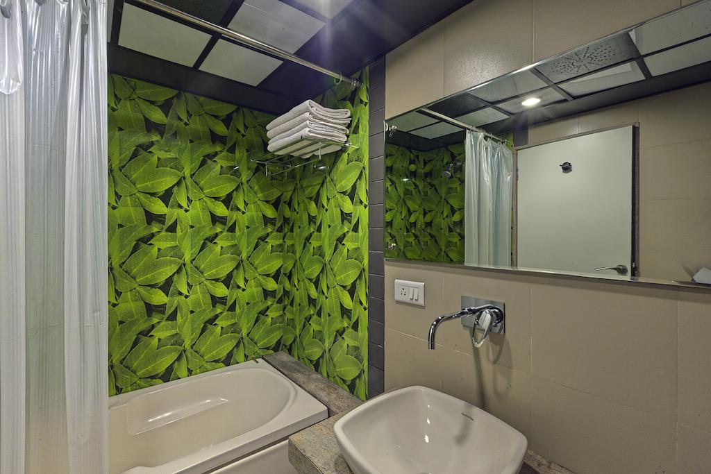 Shreyas Hotel ماهاباليشوار الغرفة الصورة
