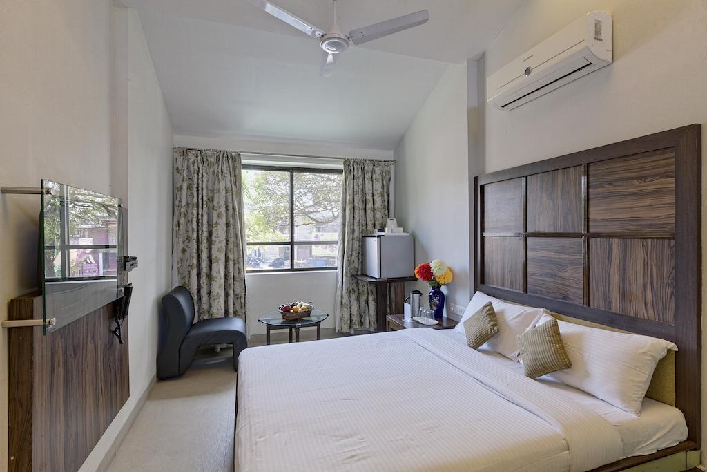 Shreyas Hotel ماهاباليشوار الغرفة الصورة