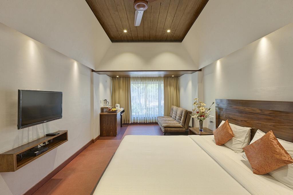 Shreyas Hotel ماهاباليشوار الغرفة الصورة