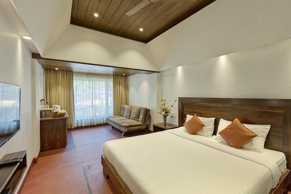 Shreyas Hotel ماهاباليشوار الغرفة الصورة