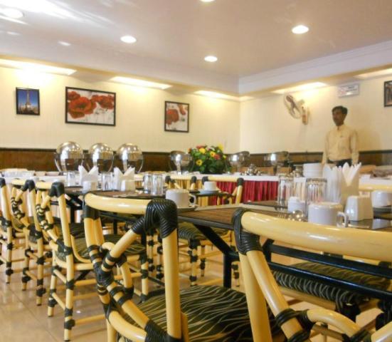Shreyas Hotel ماهاباليشوار المظهر الخارجي الصورة