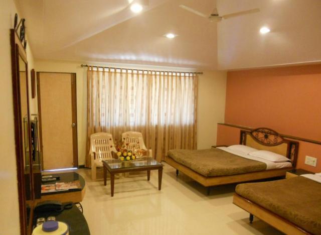 Shreyas Hotel ماهاباليشوار المظهر الخارجي الصورة